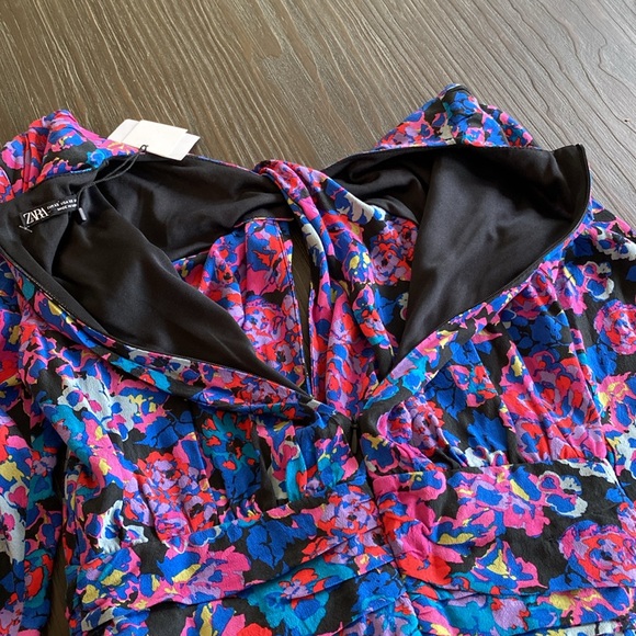 Zara ladies dress made in Morocco in size extra small, gorgeous floral. - Picture 9 of 12